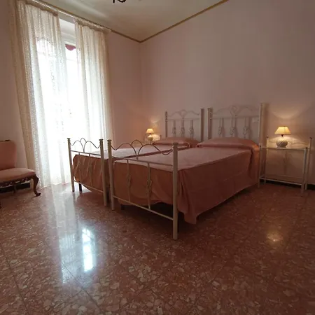 Casa Gina, *