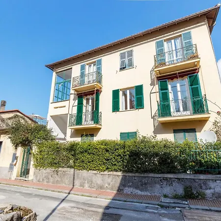 Casa Gina, *