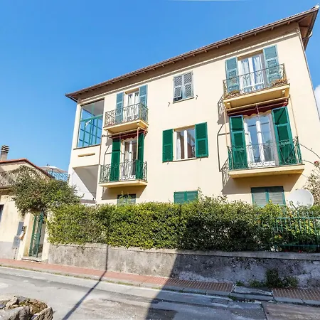 Casa Gina, *